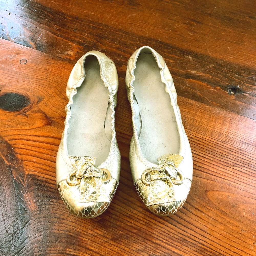 Stuart Weitzman gold Ballerina Flats. Sz 6